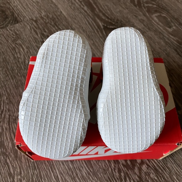 🚫SOLD🚫 NIKE Baby Air Jordan size 3C - Picture 4 of 7